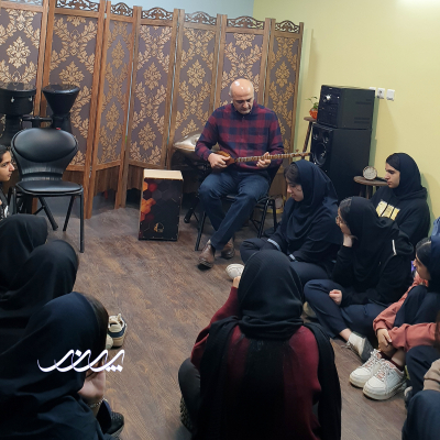 با دانش آموزان دبیرستان حکمت بابل | کارگاه موسیقی آموزشگاه موسیقی بابل
