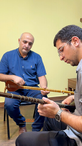 تمرین سه تار با هنرجویان در آموزشگاه موسیقی پرند بابل